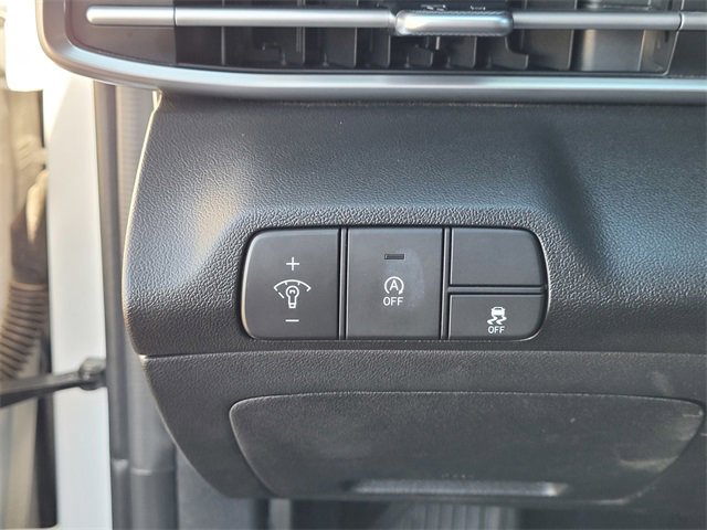 Used 2025 Hyundai Elantra SE image 17