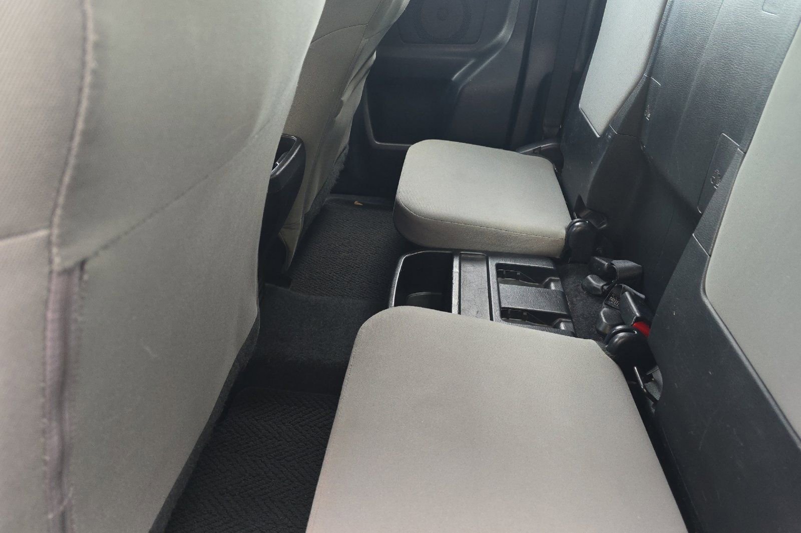 Used 2016 Toyota Tacoma SR w/ SR Convenience Package image 9