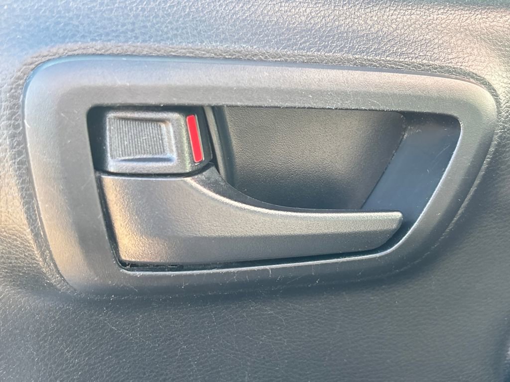 Used 2016 Toyota Tacoma SR5 w/ Towing Package image 7