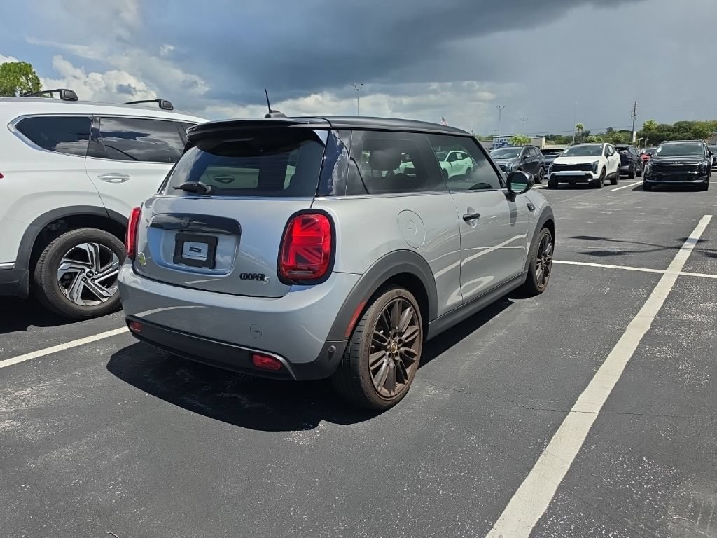 Used 2024 MINI Cooper SE FWD image 16