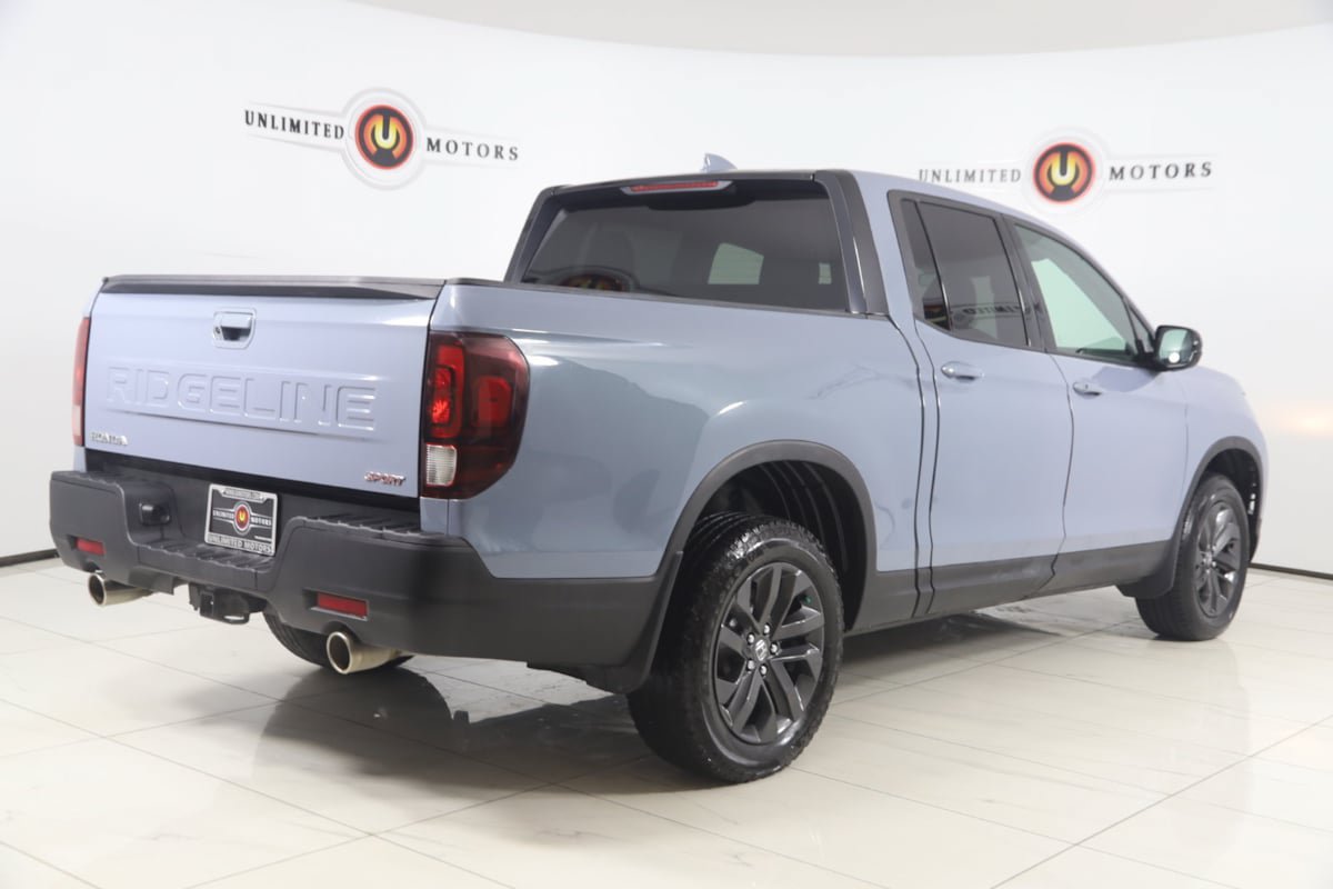 Used 2025 Honda Ridgeline Sport image 3