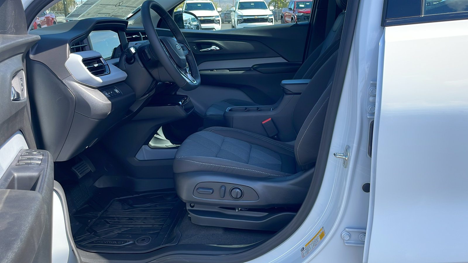 New 2027 Chevrolet Bolt LT w/ Comfort Package FWD image 28