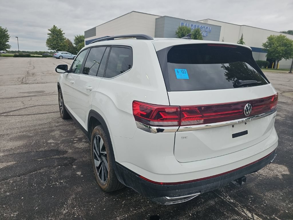 Used 2025 Volkswagen Atlas SE AWD/4WD image 7