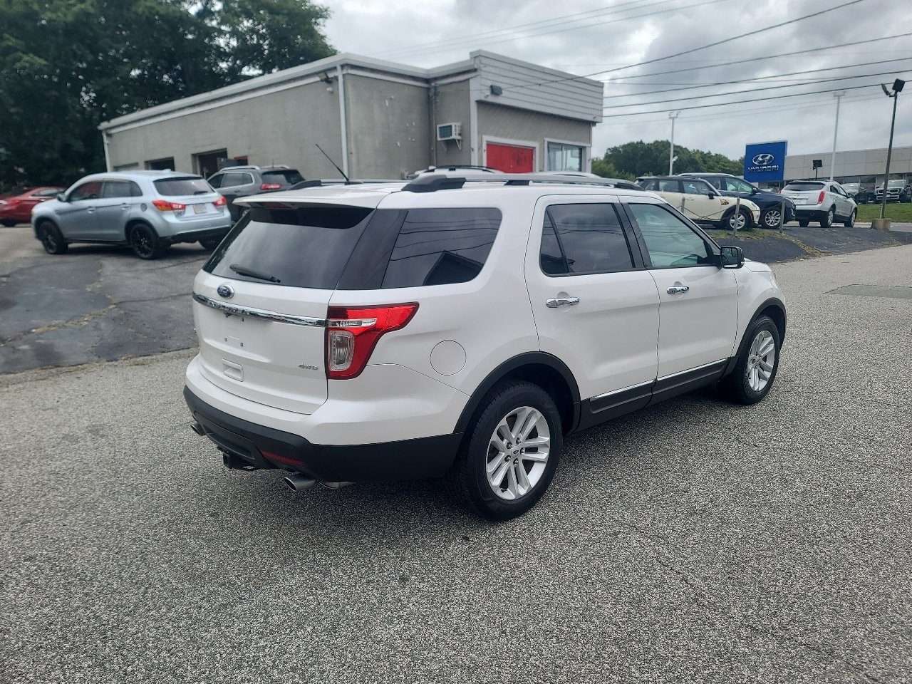 Used 2014 Ford Explorer XLT w/ Equipment Group 202A image 7