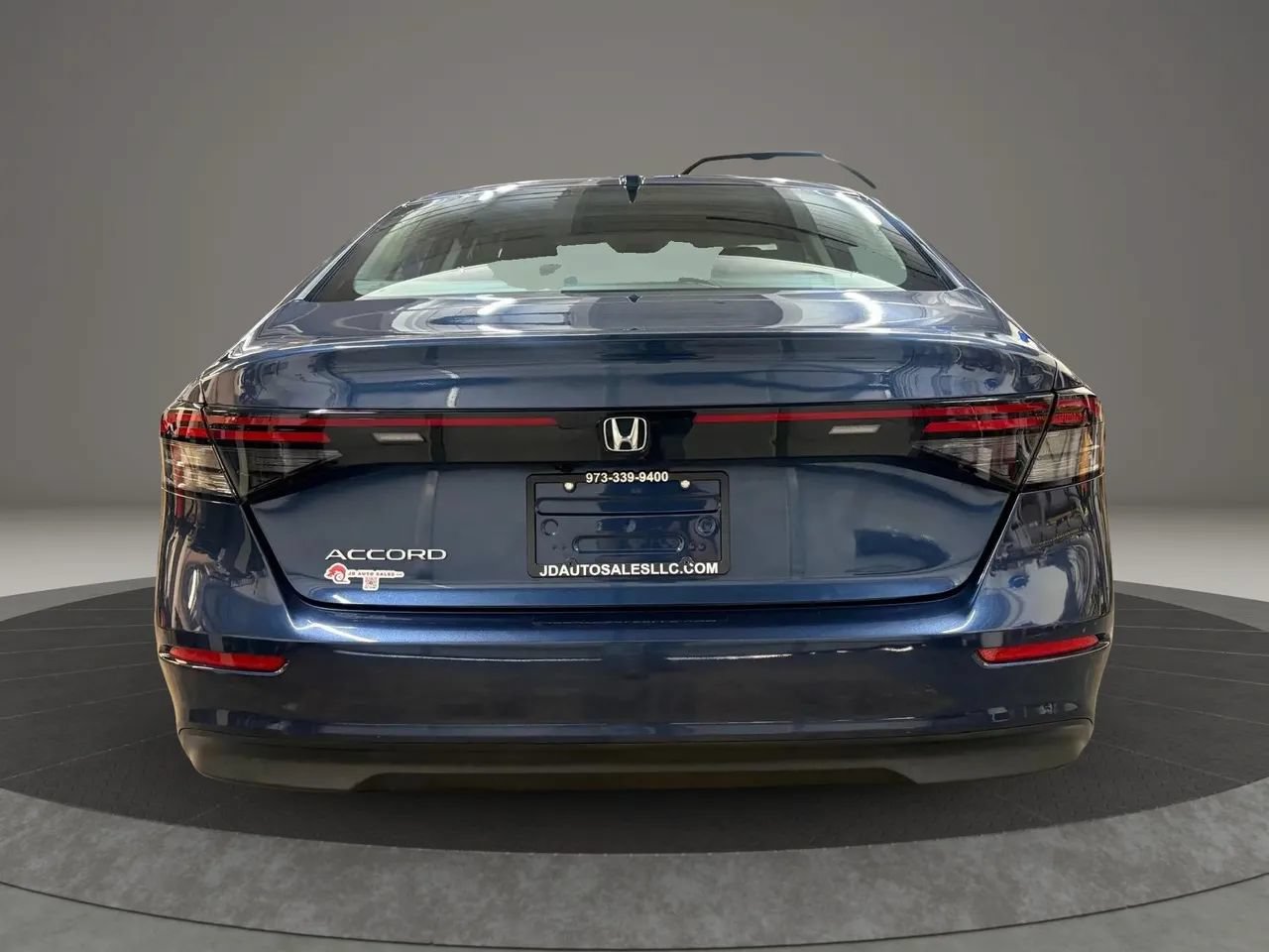 Used 2023 Honda Accord EX image 4