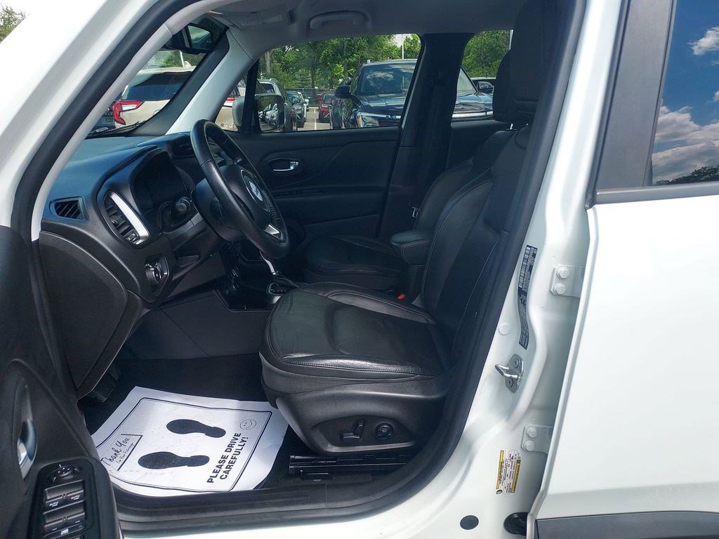 Used 2018 Jeep Renegade Limited w/ UConnect 8.4 Nav Group AWD/4WD image 23