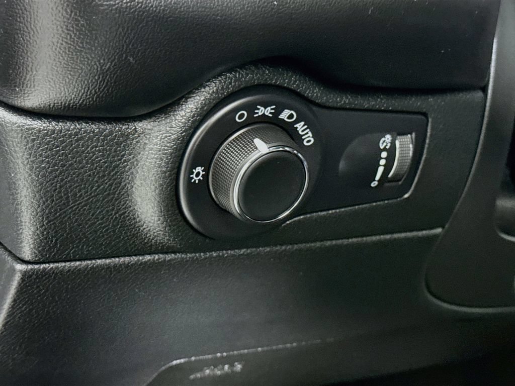 Used 2025 Dodge Durango GT AWD/4WD image 19