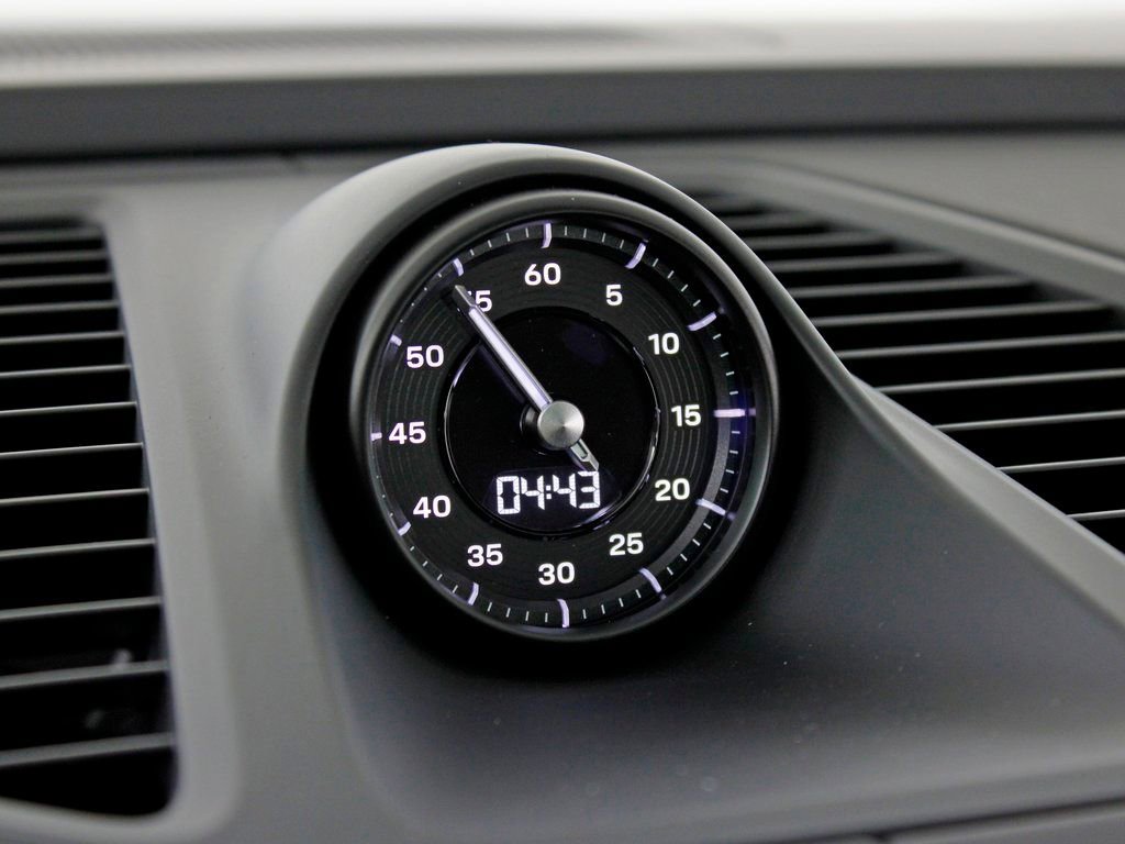 Certified 2025 Porsche Macan 4S Electric image 29