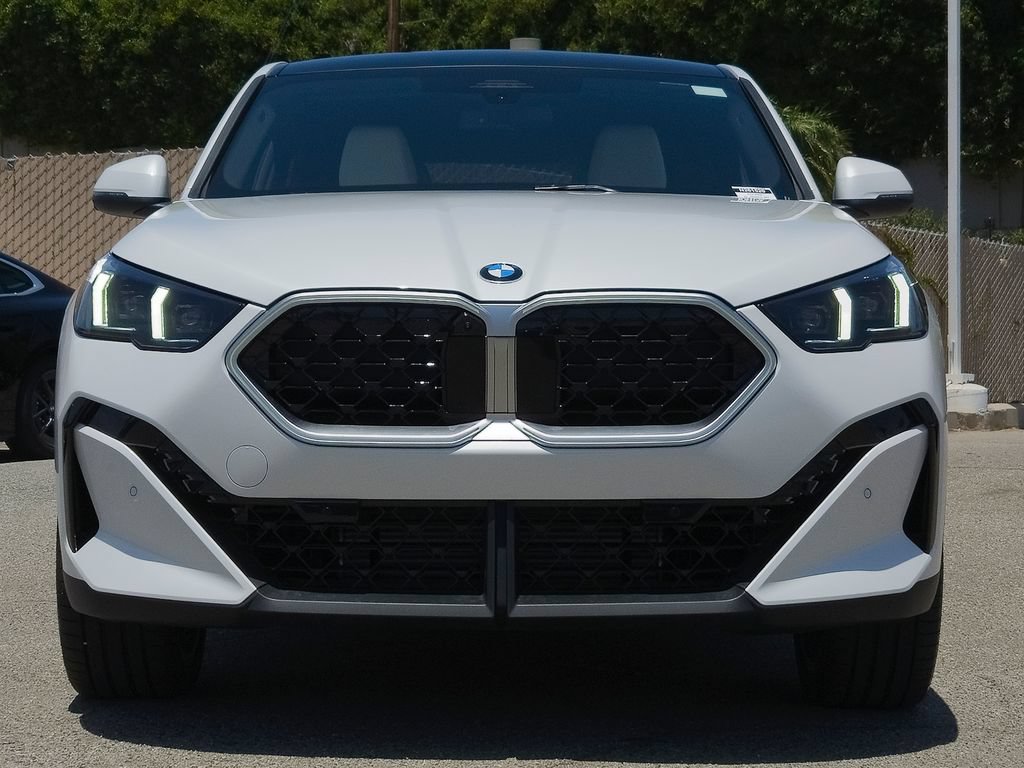 New 2026 BMW X2 xDrive28i w/ Technology Package AWD/4WD image 2
