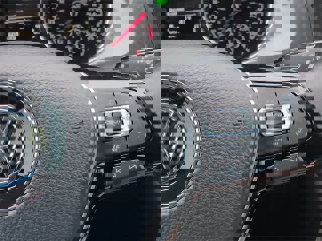 Used 2021 Volkswagen Golf 4-Door image 27