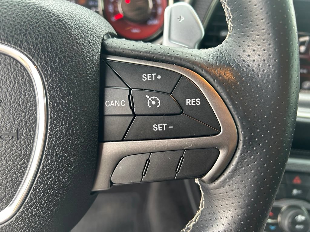 Used 2015 Dodge Challenger SRT Hellcat RWD image 11