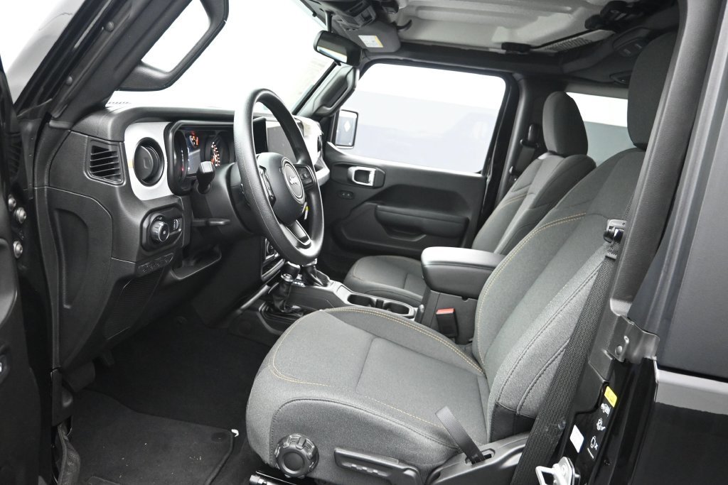Used 2026 Jeep Wrangler Sport AWD/4WD image 10