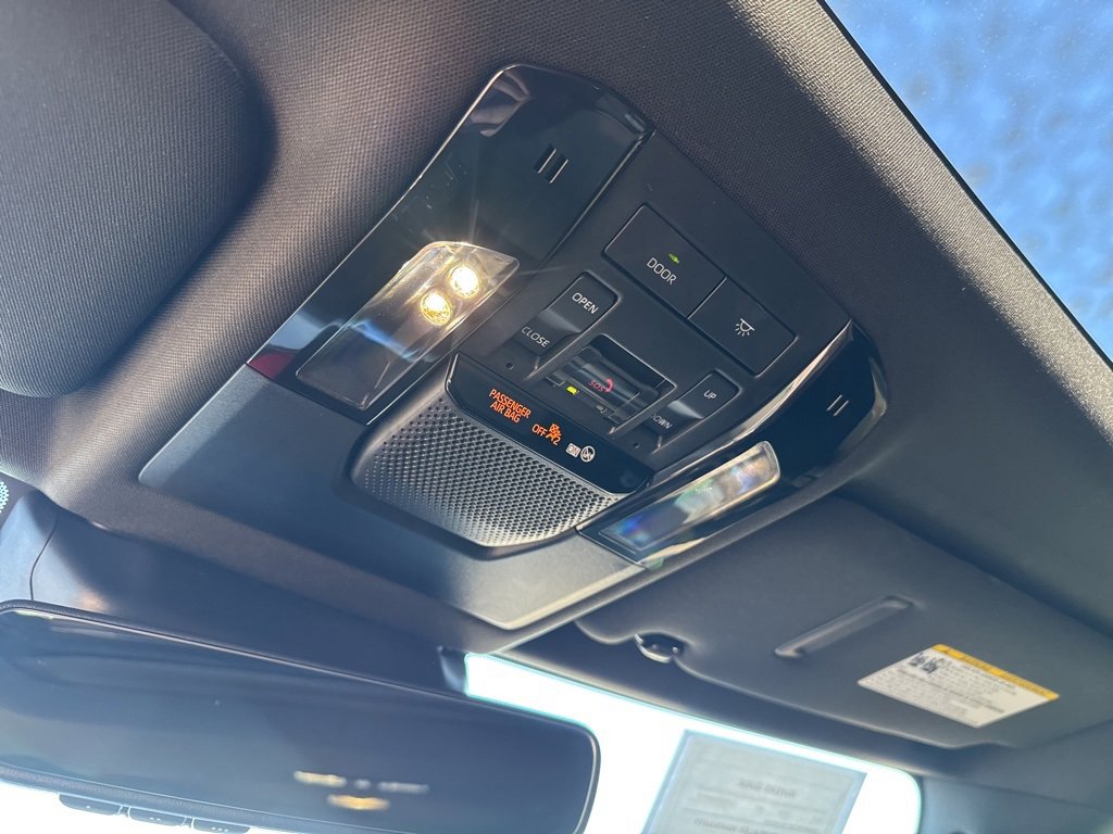 Used 2025 Lexus GX 550 image 37