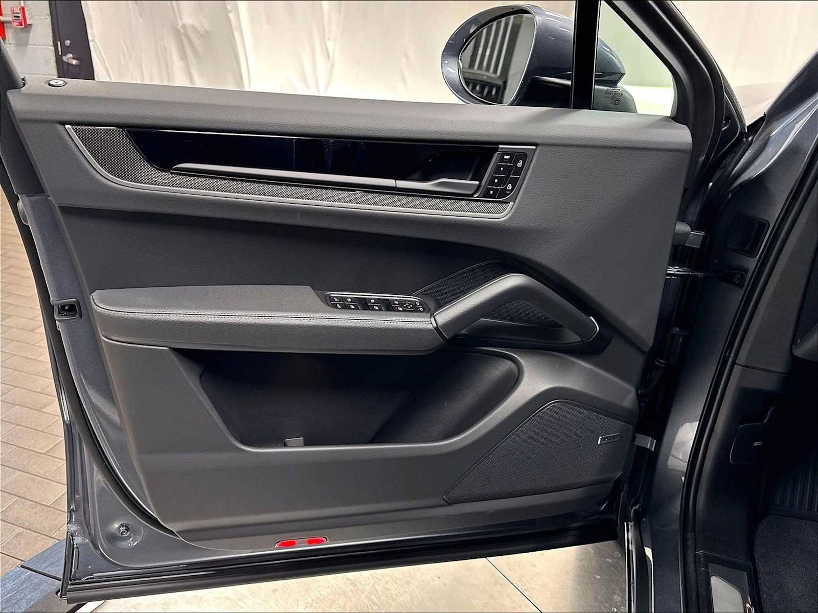 New 2026 Porsche Cayenne S AWD/4WD image 22