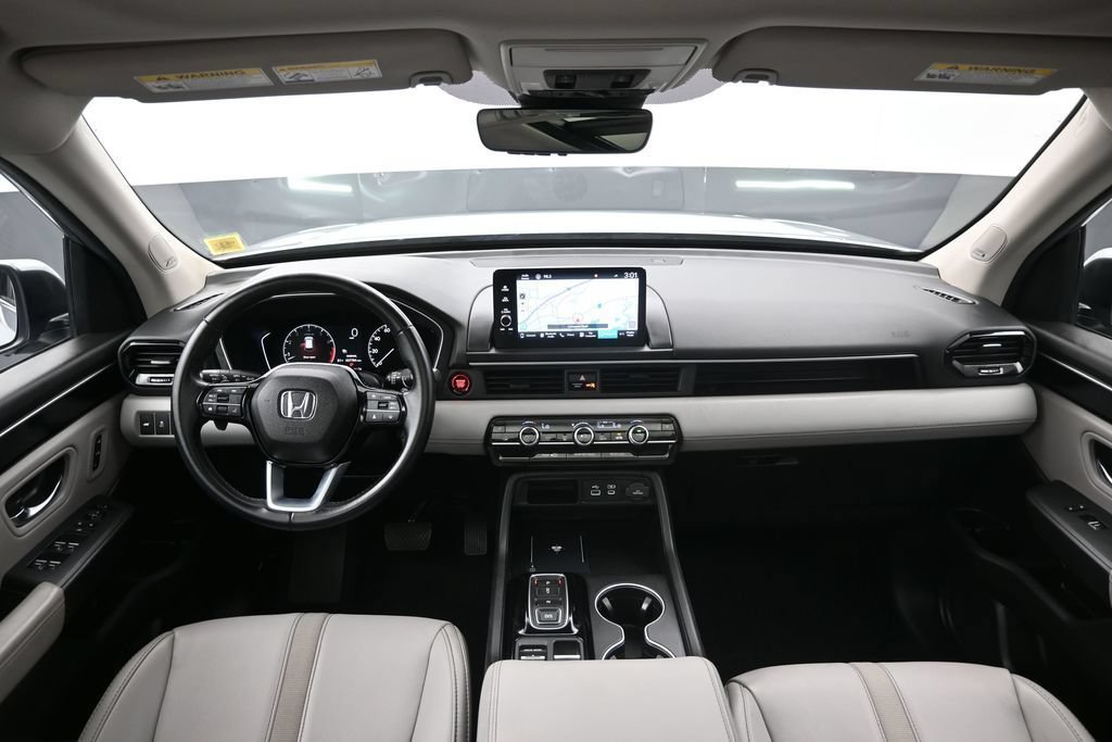 Certified 2025 Honda Pilot Touring image 29