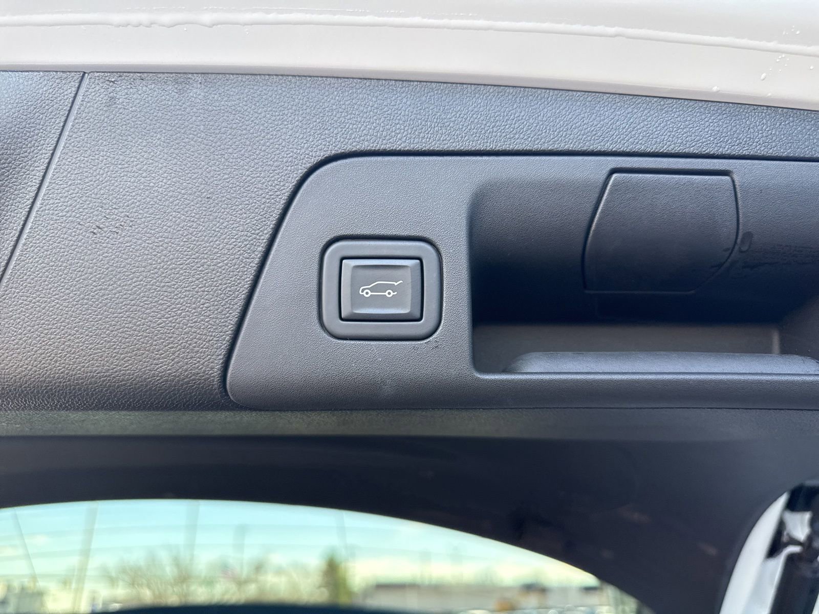 Used 2023 Buick Envision Avenir image 15