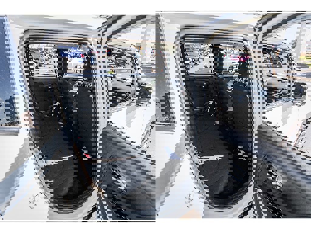 Used 2018 Jeep Renegade Latitude w/ Popular Equipment Group image 26