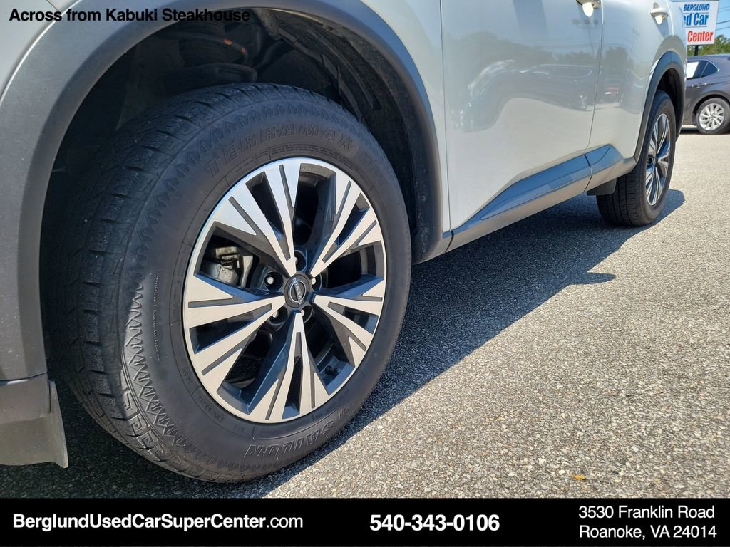 Used 2023 Nissan Rogue SV image 9