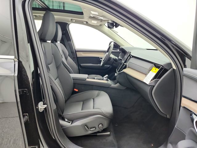 New 2026 Volvo XC90 B6 Plus w/ Protection Package image 18