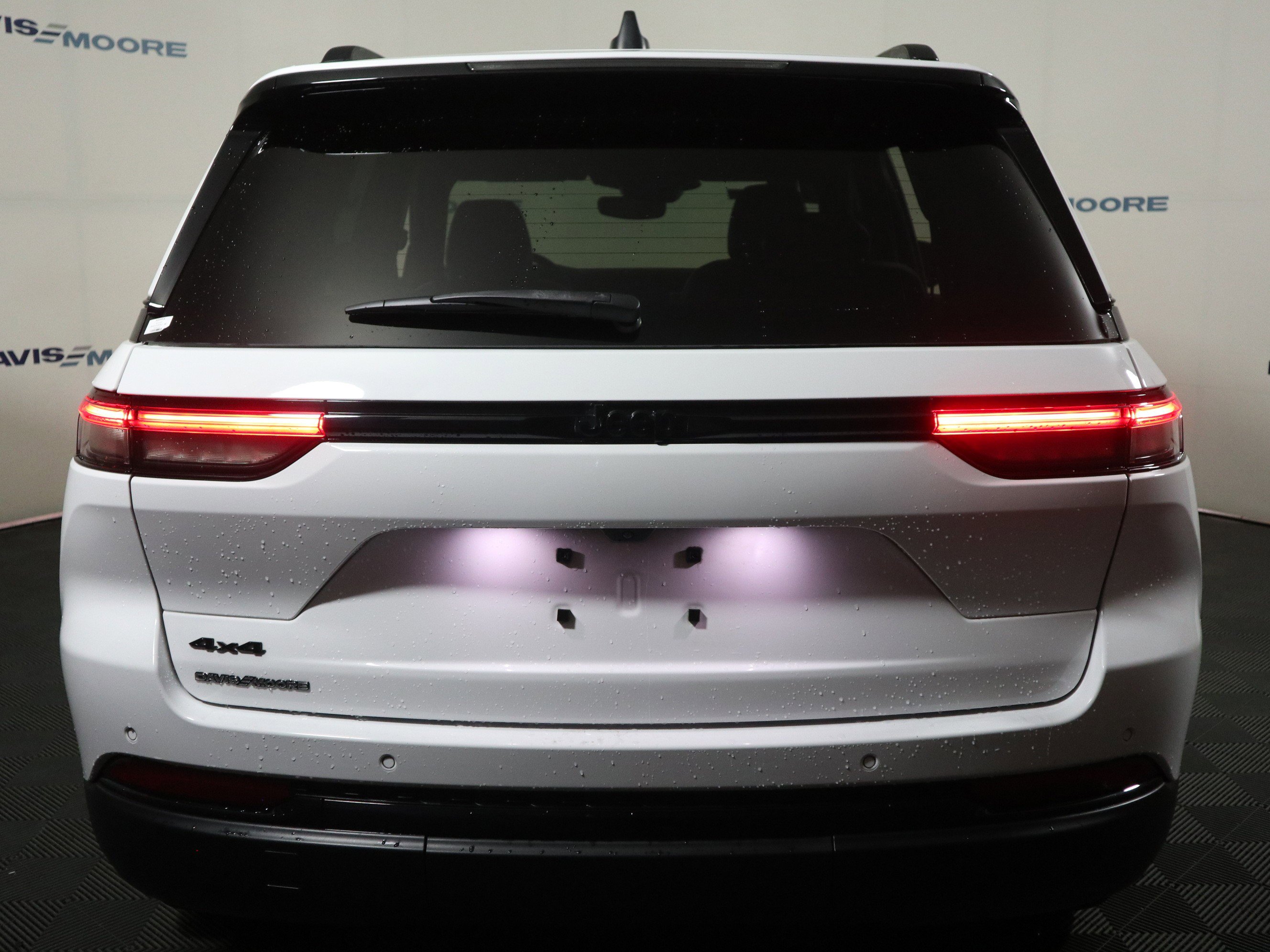 Used 2023 Jeep Grand Cherokee Altitude image 7