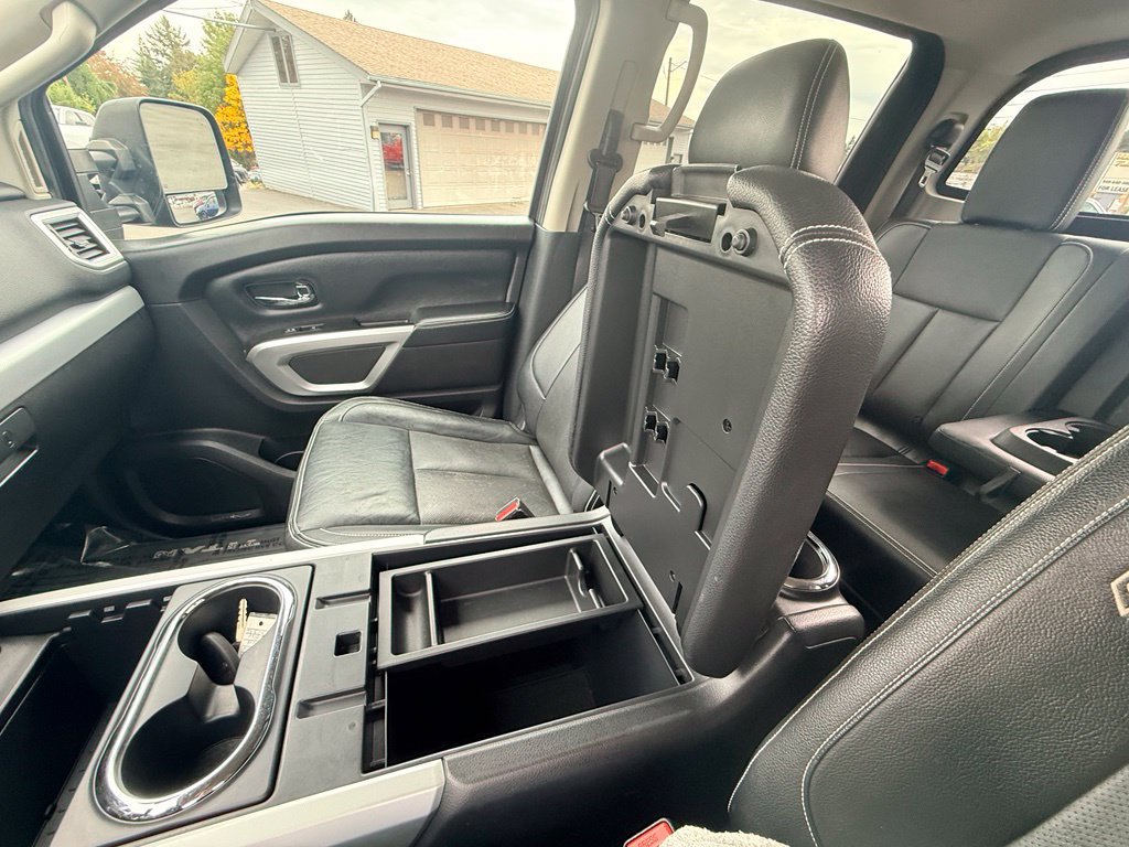 Used 2018 Nissan Titan PRO-4X AWD/4WD image 32