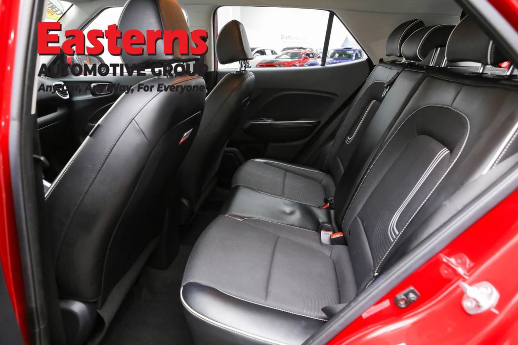 Used 2023 Hyundai Venue Limited FWD image 22