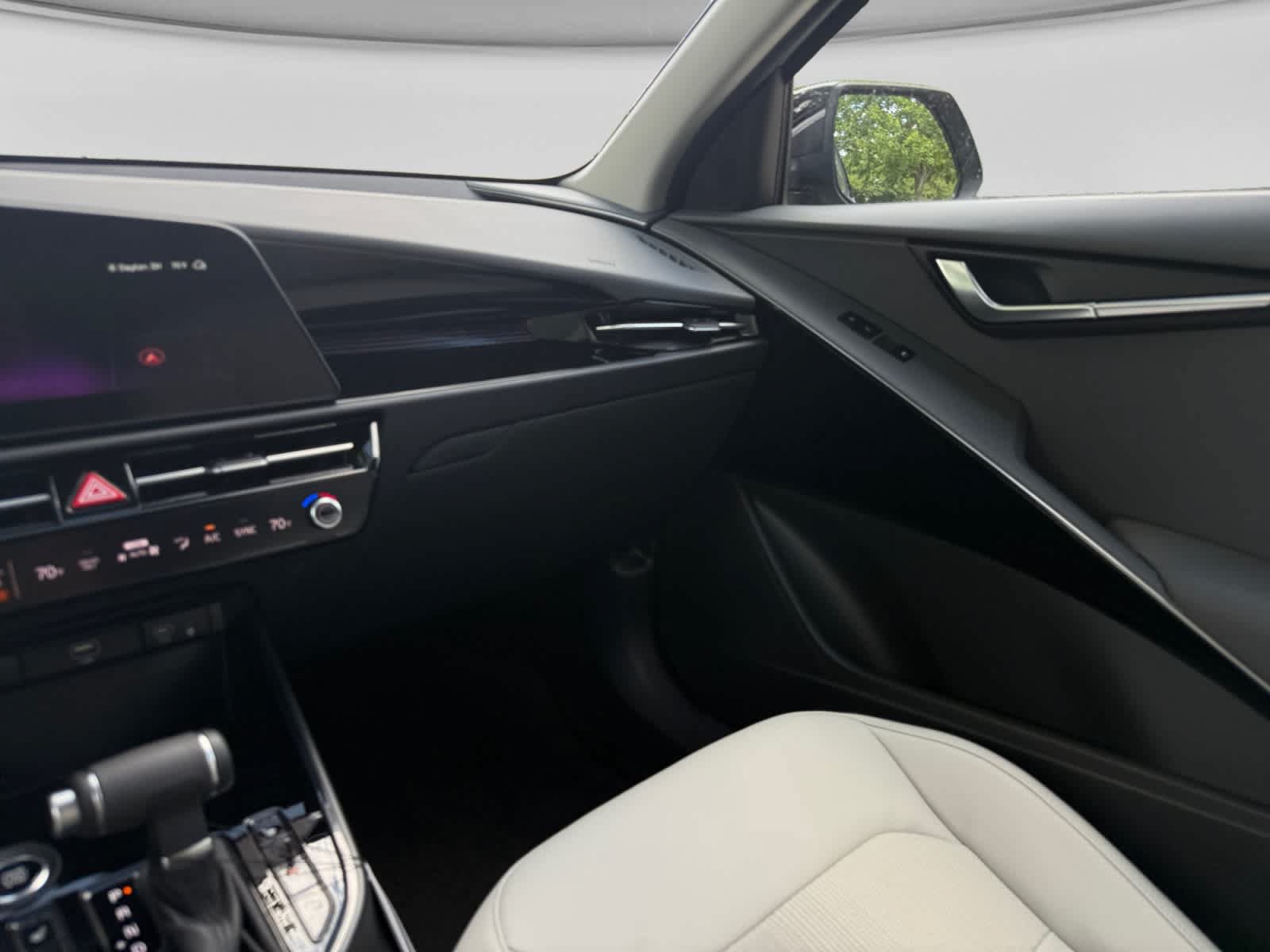New 2026 Kia Niro EX FWD image 19
