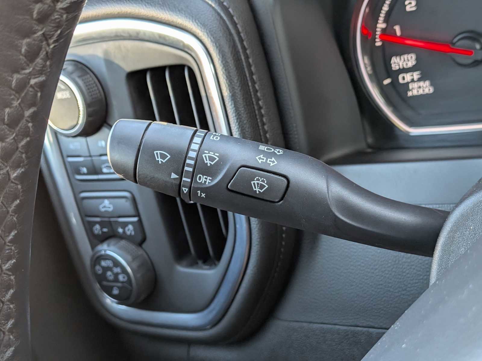 Used 2022 Chevrolet Silverado 1500 LT w/ Safety Package image 27