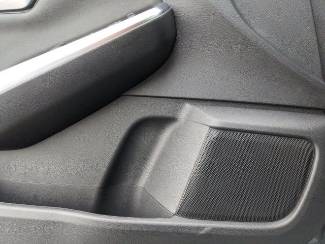 Certified 2025 Nissan Sentra SR FWD image 34