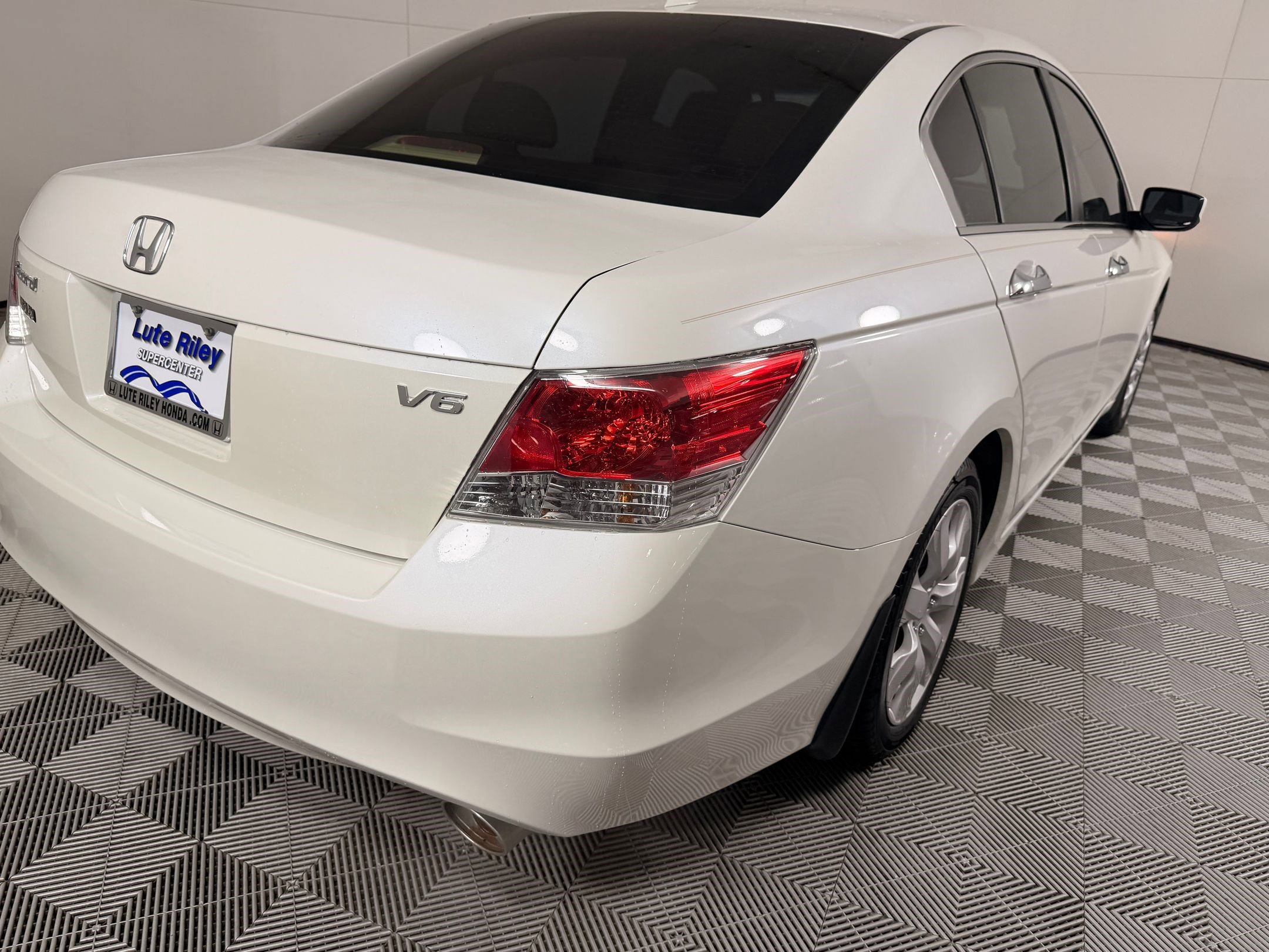Used 2010 Honda Accord EX-L image 30