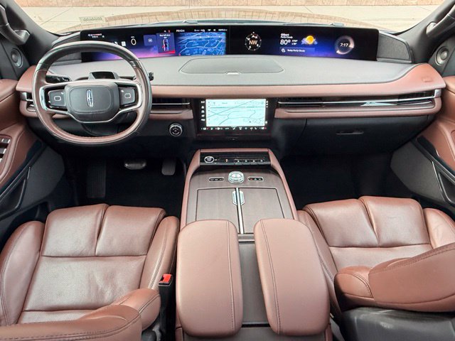 Used 2025 Lincoln Navigator Reserve AWD/4WD image 13