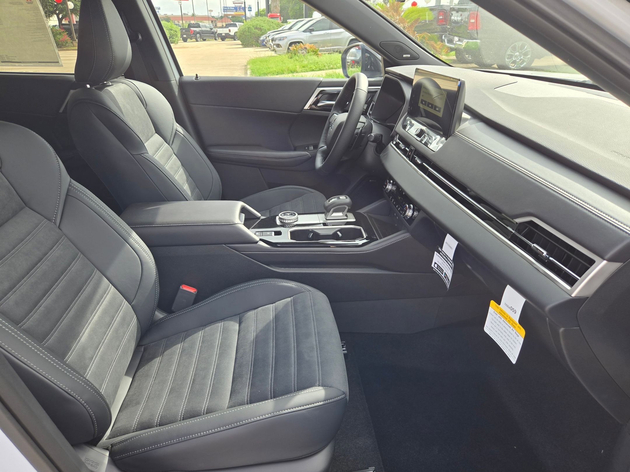 New 2026 Mitsubishi Outlander LE AWD/4WD image 22