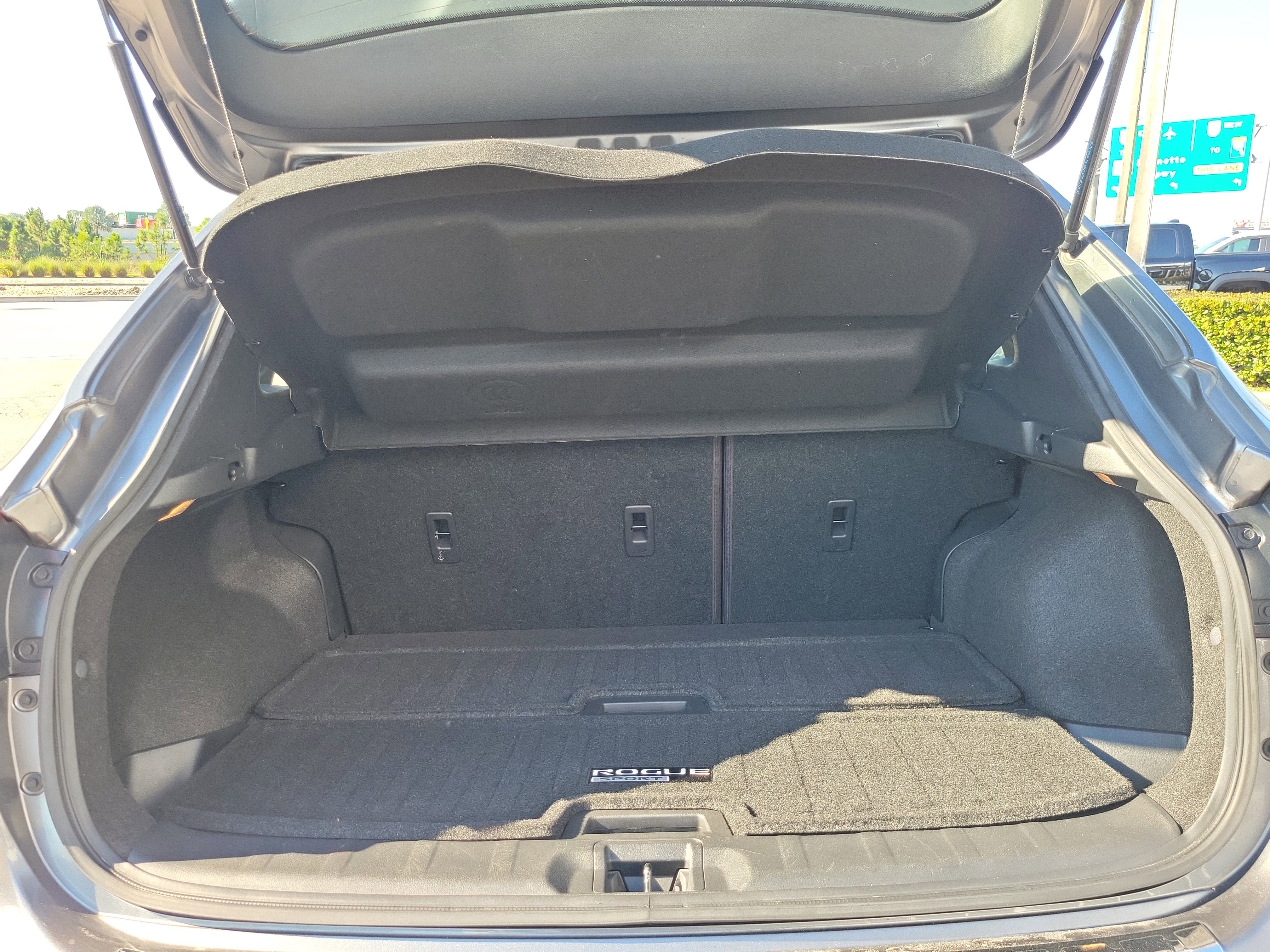 Used 2020 Nissan Rogue Sport SV image 16