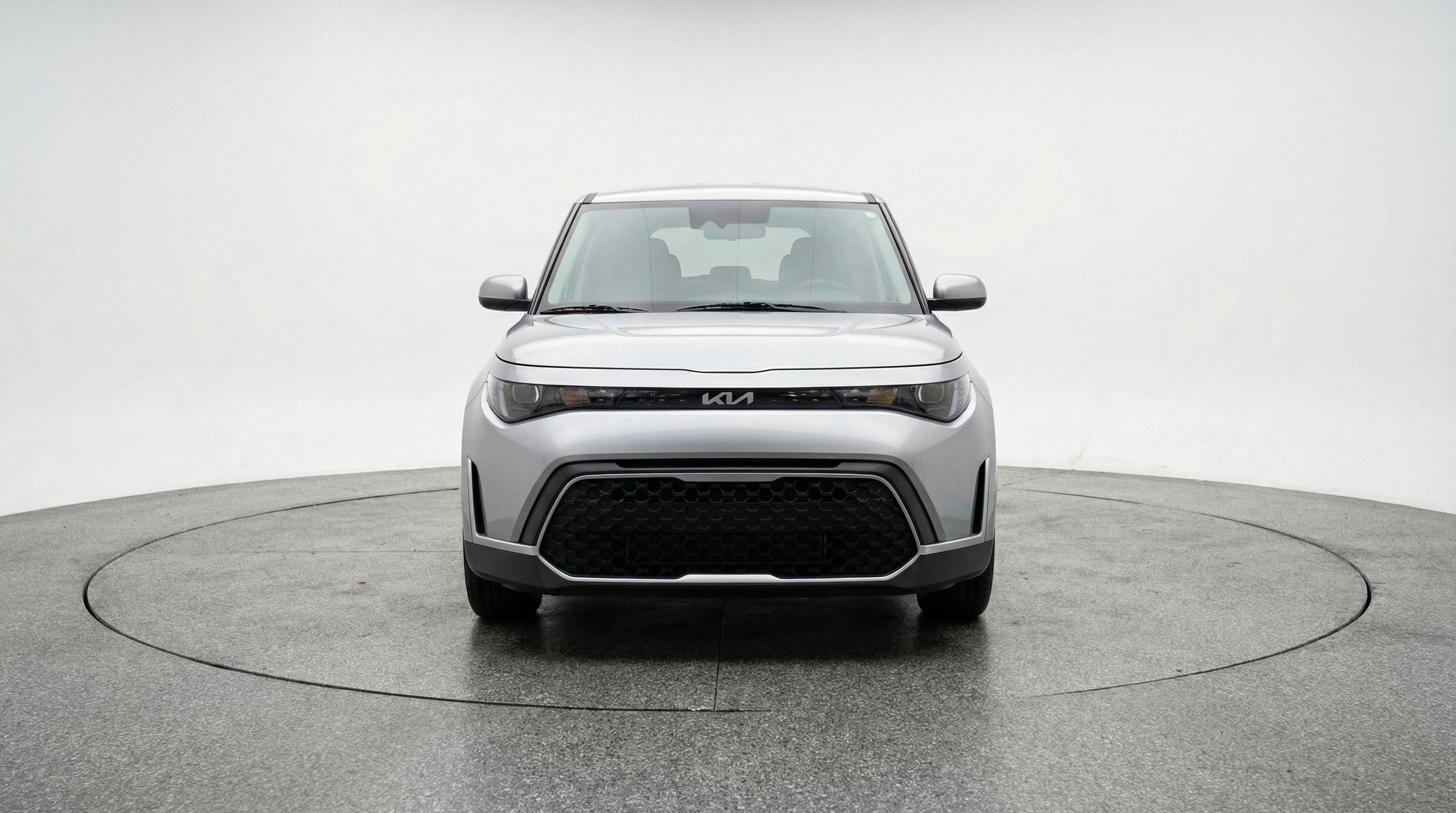 Used 2025 Kia Soul LX w/ LX Technology Package image 2