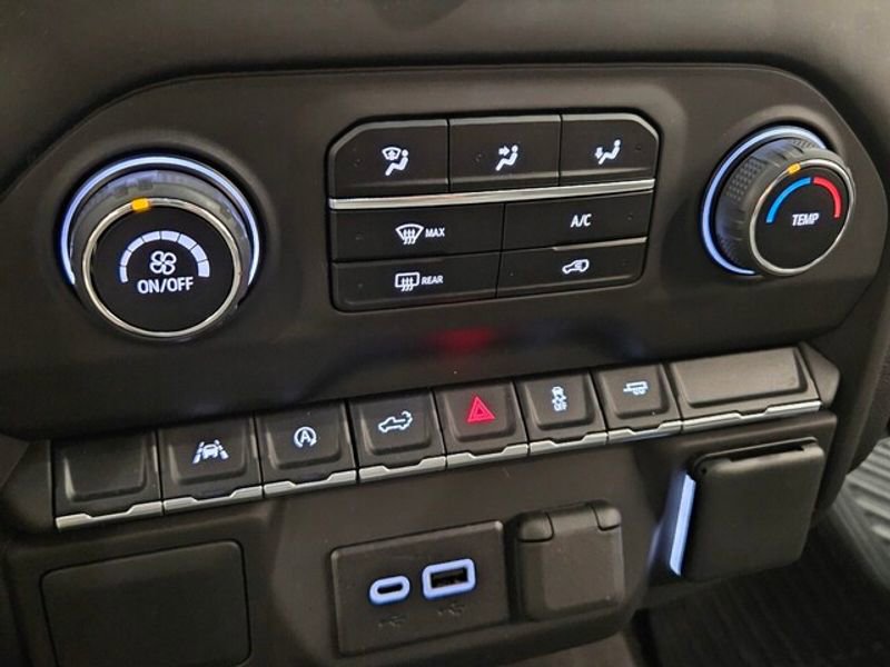 Used 2022 Chevrolet Silverado 1500 Custom image 17