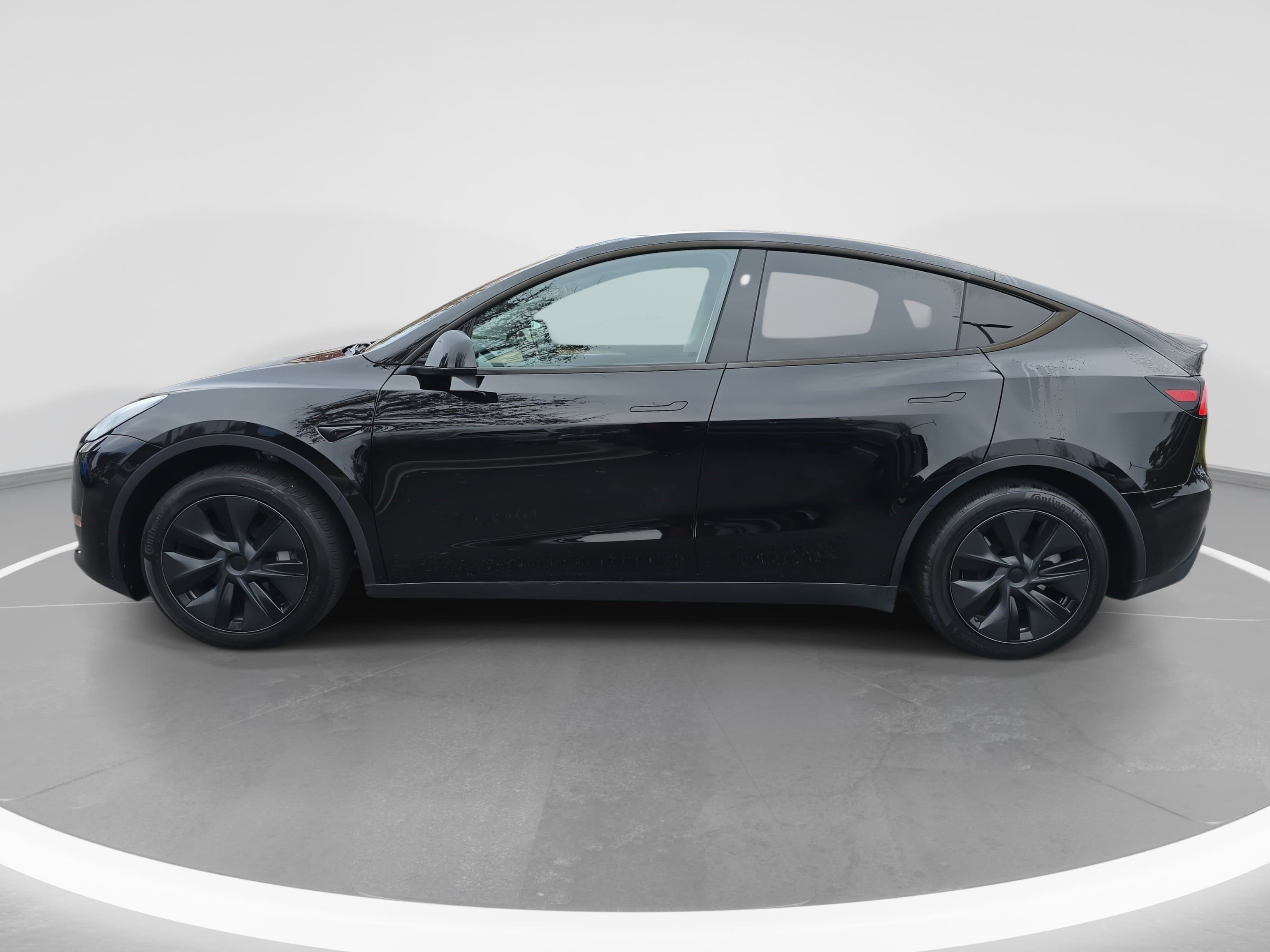 Used 2025 Tesla Model Y Long Range image 8