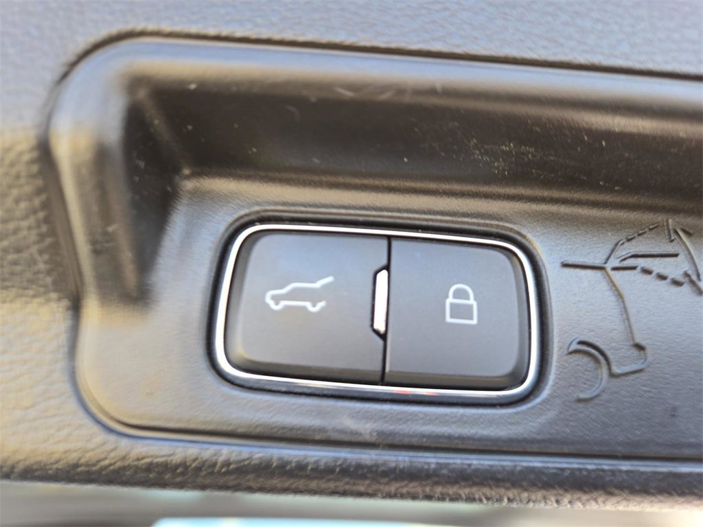 Used 2021 Ford Explorer Limited w/ Equipment Group 301A image 16