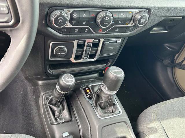 Certified 2025 Jeep Gladiator Sport AWD/4WD image 14