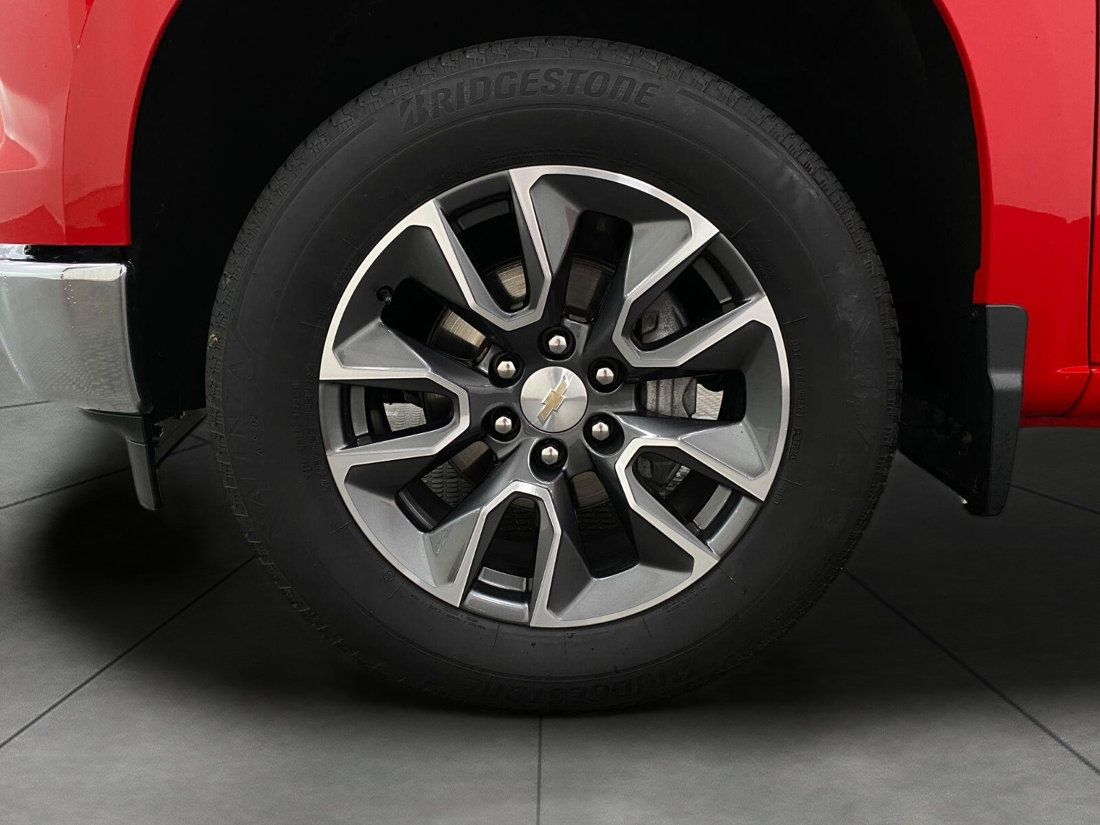 Used 2024 Chevrolet Silverado 1500 LT AWD/4WD image 12