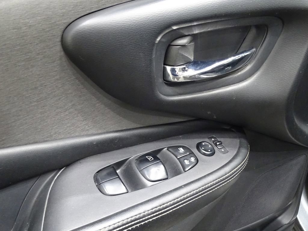 Used 2019 Nissan Murano S image 17