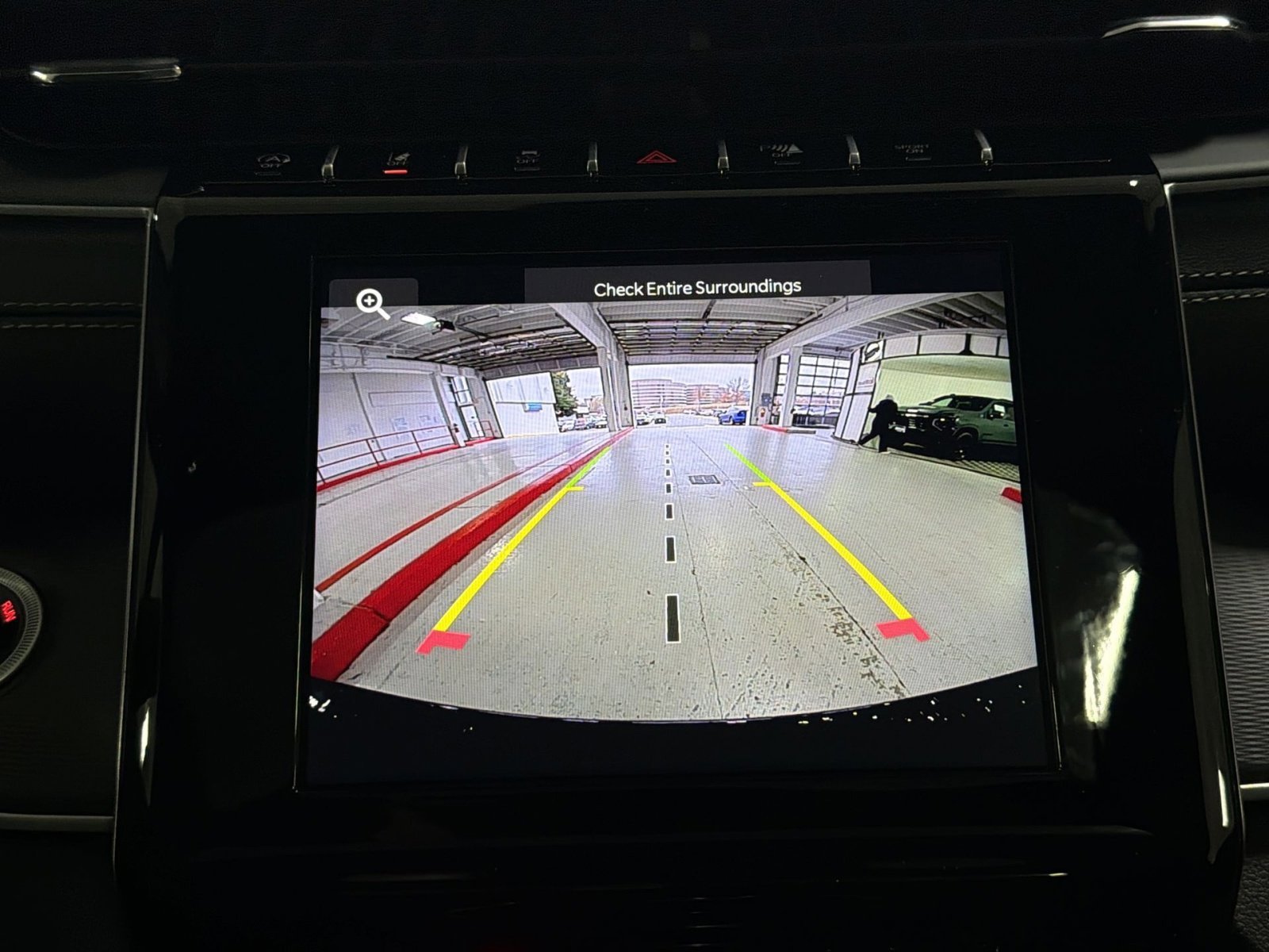 New 2025 Jeep Grand Cherokee Laredo X w/ Luxury Tech Group I image 19