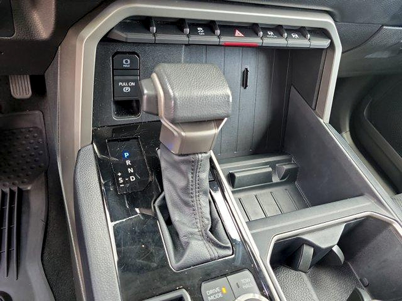 Used 2022 Toyota Tundra SR5 w/ SR5 Premium Package AWD/4WD image 36