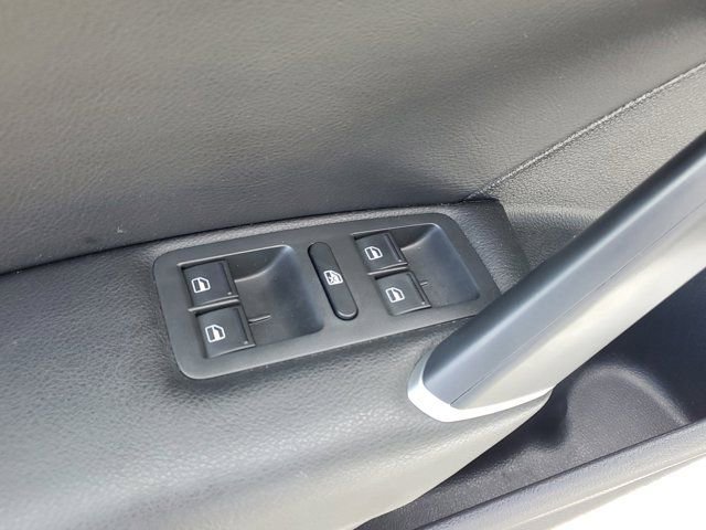 Used 2021 Volkswagen Passat 2.0T R-Line image 15