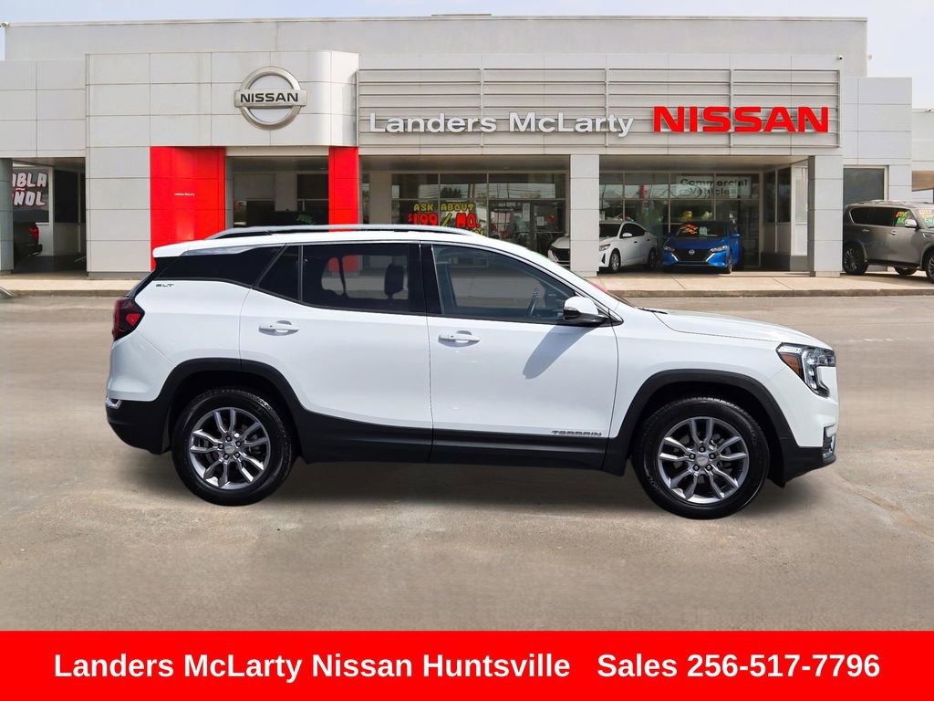 Used 2024 GMC Terrain SLT AWD/4WD image 2