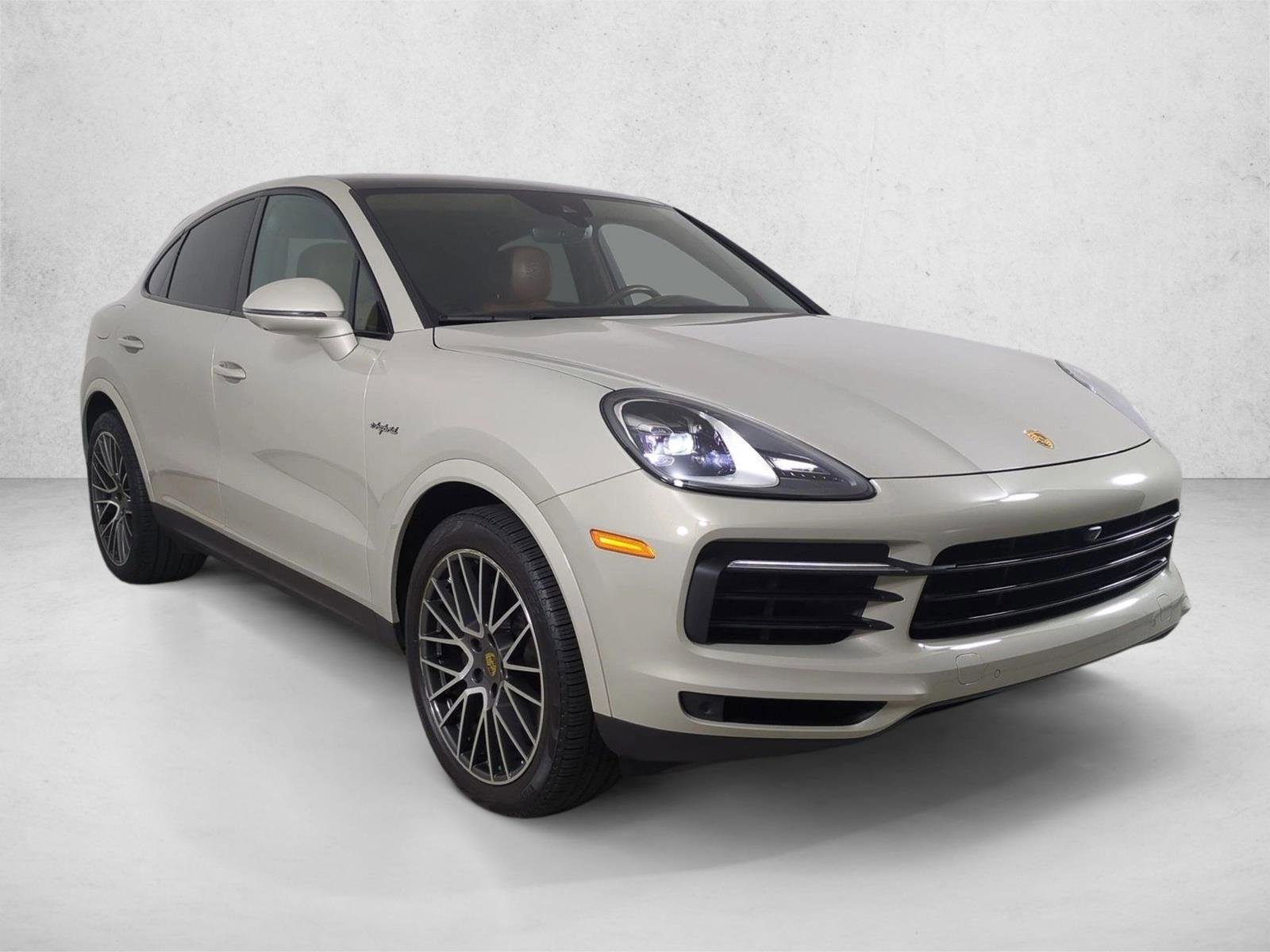 Certified 2022 Porsche Cayenne E-Hybrid Coupe AWD/4WD image 7