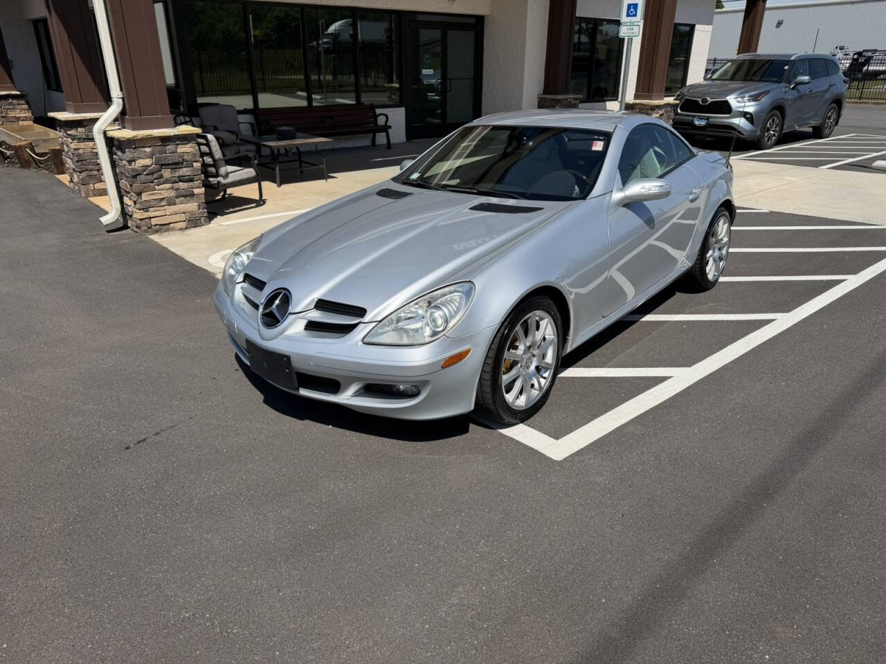 Used 2005 Mercedes-Benz SLK 350 video 2