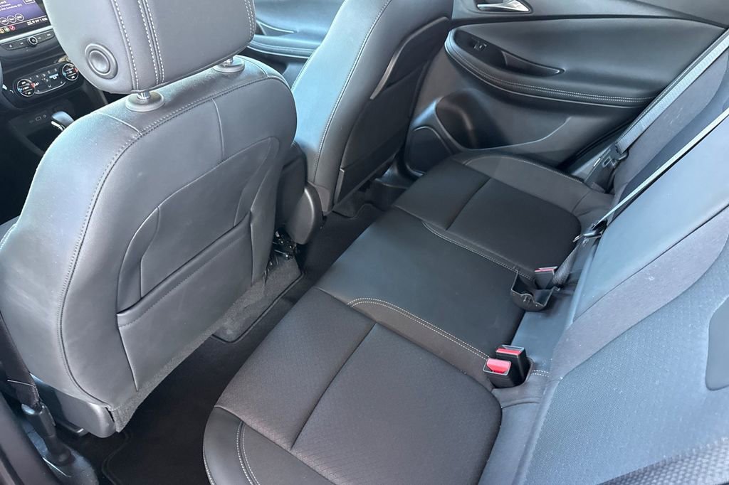 Used 2023 Buick Encore GX Select w/ Sport Touring Package FWD image 6