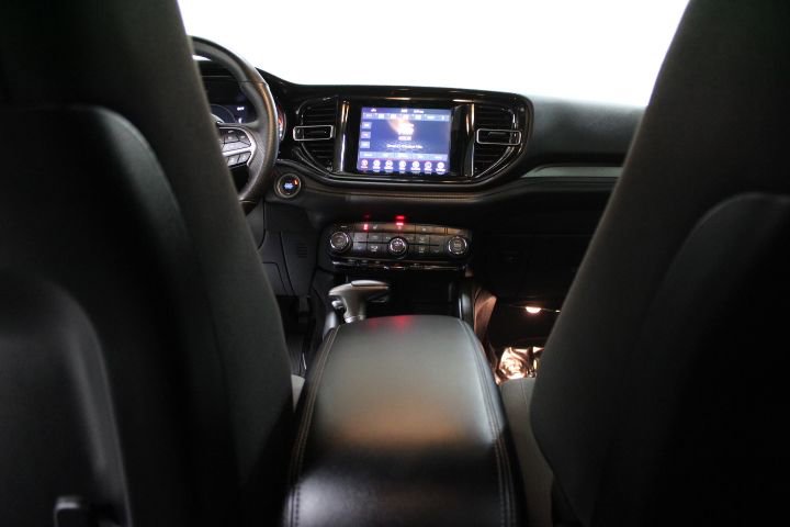 Used 2024 Dodge Durango SXT image 32