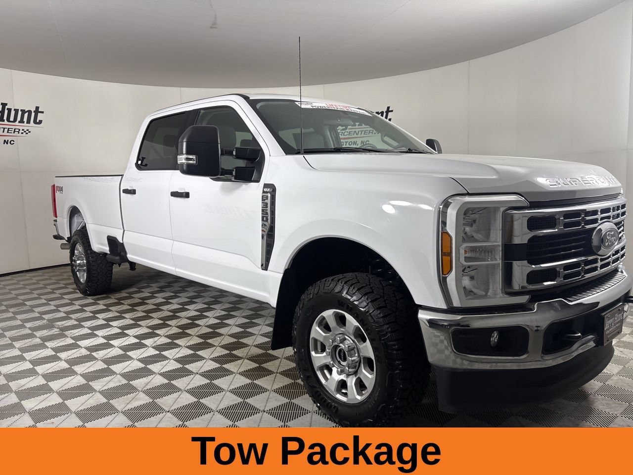 Used 2024 Ford F350 XLT w/ FX4 Off-Road Package AWD/4WD image 4