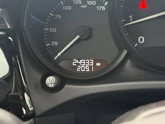 Used 2022 Porsche Macan AWD/4WD image 6